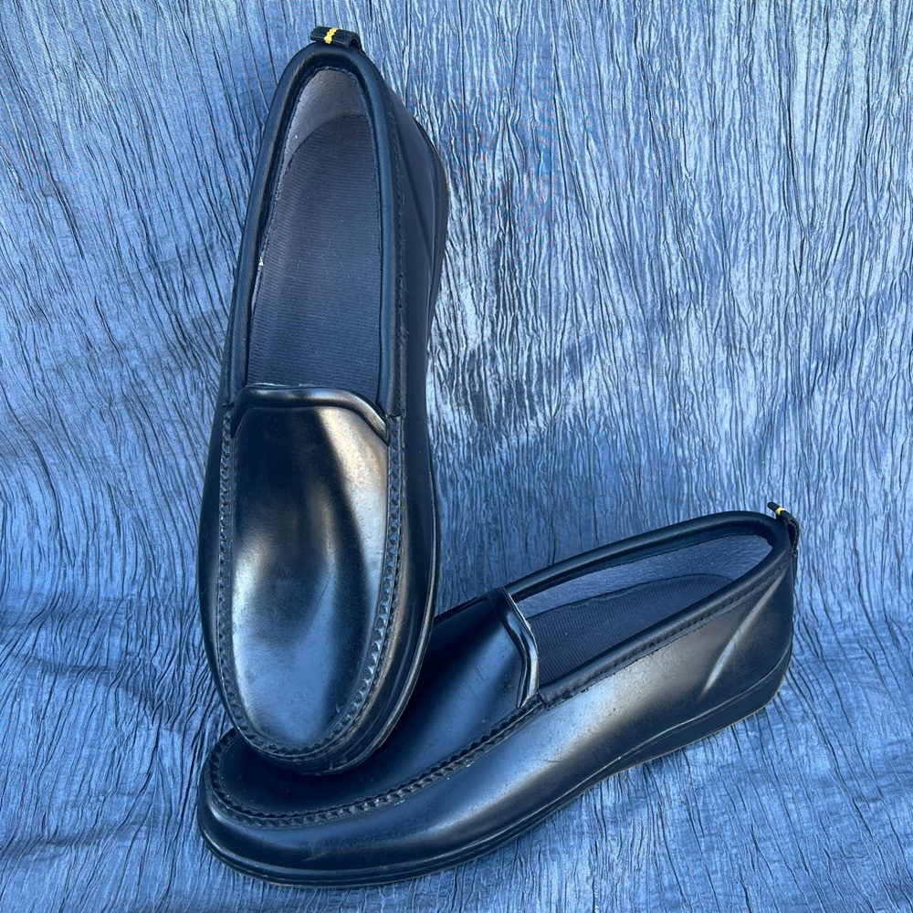 Lands' End 77247 women's black waterproof slip on loafers US Size 10M